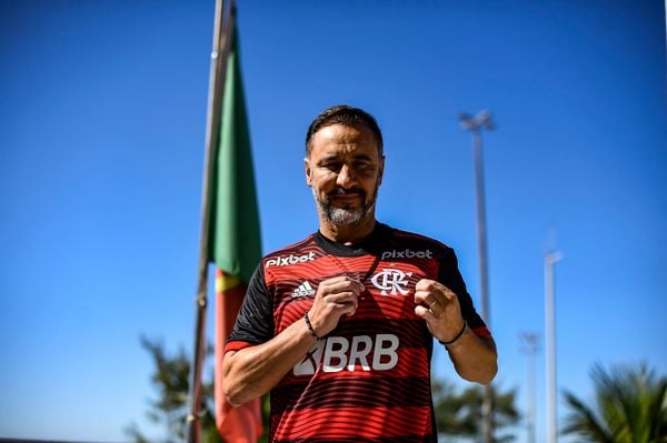 Vitor Pereira tem a missão de manter o Flamengo na briga por títulos