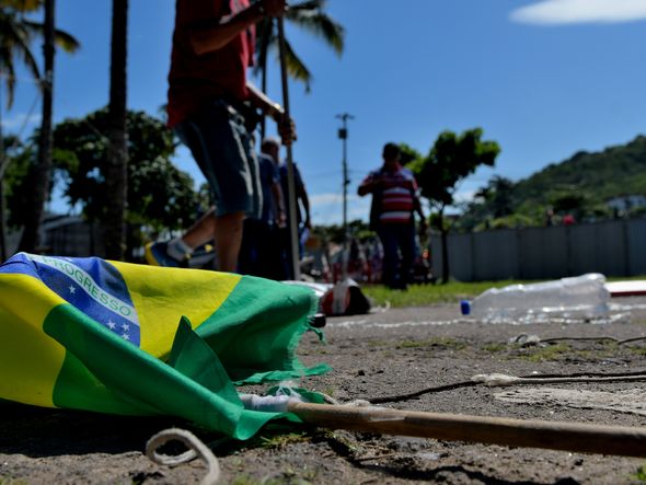 Prefeitura de Vila Velha limpa o Parque da Prainha e avalia estragos após saída de bolsonaristas por Fernando Madeira