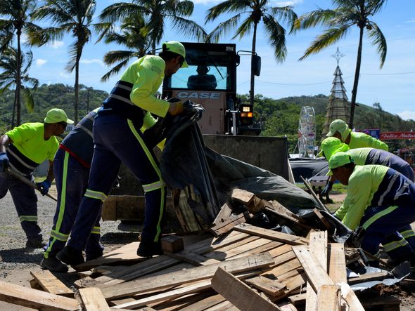 Prefeitura de Vila Velha limpa o Parque da Prainha e avalia estragos após saída de bolsonaristas por Fernando Madeira