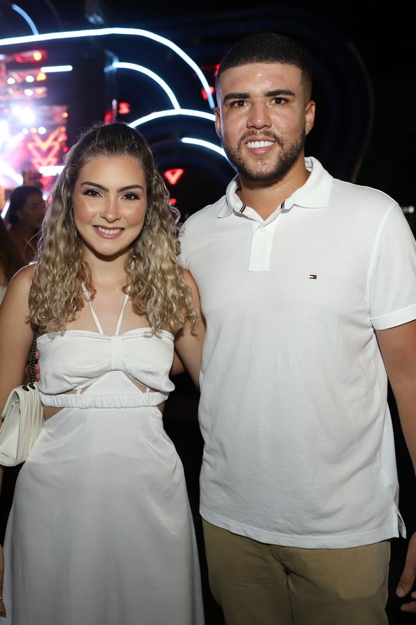 Letícia Comin e Ikaro Marques  por Leo Gurgel