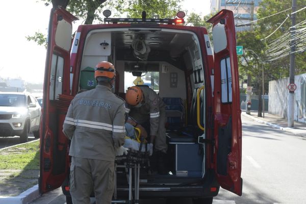 Motociclista fratura perna em acidente no Centro de Vitória por Fernando Madeira