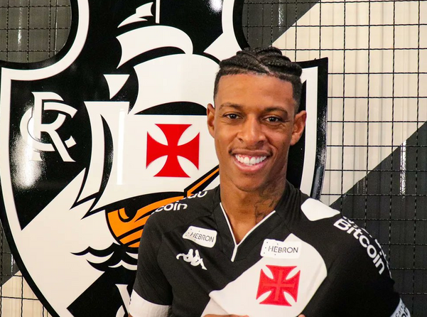 Robson Bambu, zagueiro contratado pelo Vasco