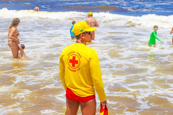 Guarda-vidas em praia de Linhares, no ES