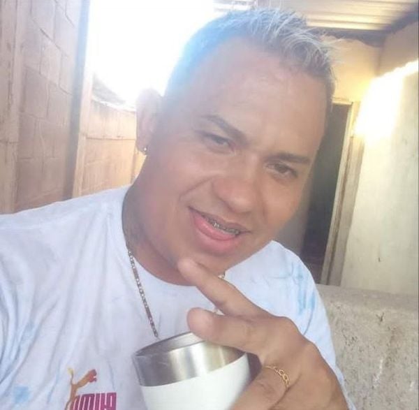 Carlos Magno Farias Ramos, ex-companheiro de Gabrielly Mennas da Silva, é procurado pela polícia.