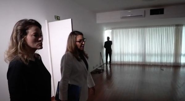 Primeira-dama, Rosângela Silva, a Janja, com a jornalista Natuza Nery no Palácio da Alvorada