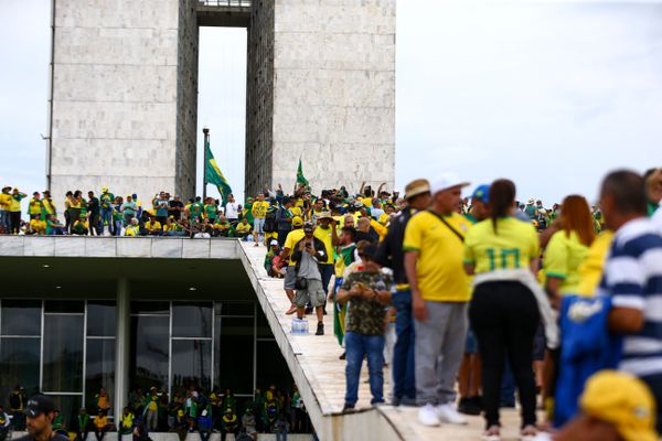 Bolsonaristas invadem Congresso, STF e Palácio do Planalto
