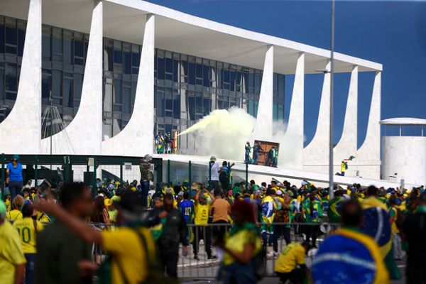 Manifestantes invadem Congresso, STF e Palácio do Planalto por Marcelo Camargo/Agência Brasil