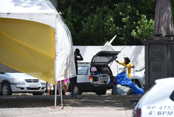 Bolsonaristas começam a desmontar acampamento na Prainha por Carlos Alberto Silva