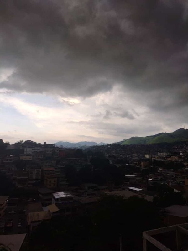 Tempo fechado no bairro Vila Rica, em Cachoeiro por Leitor | A Gazeta