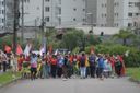 Grupo de manifestantes segue em direção à Reta da Penha, em Vitória(Fernando Madeira)