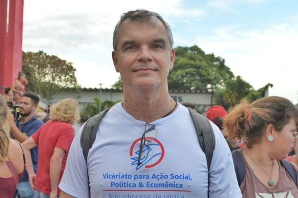 Padre Kelder participa do ato em Vitória. por Fernando Madeira