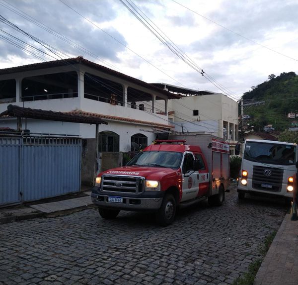 A Casa Reviver, que atende idosos, pegou fogo na tarde desta terça-feira (10) por Helton Souza  