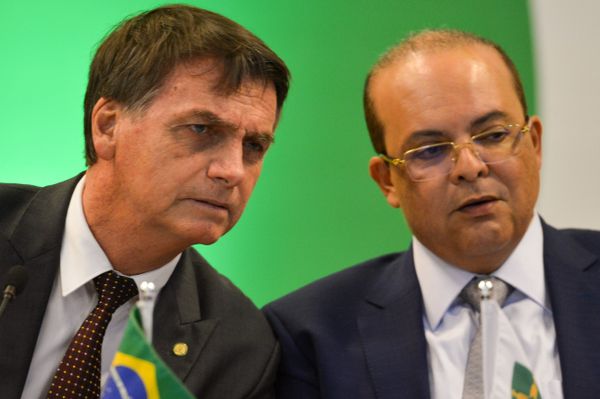 O ex-presidente Jair Bolsonaro e o governador do Distrito Federal, Ibaneis Rocha, em registro de 2018