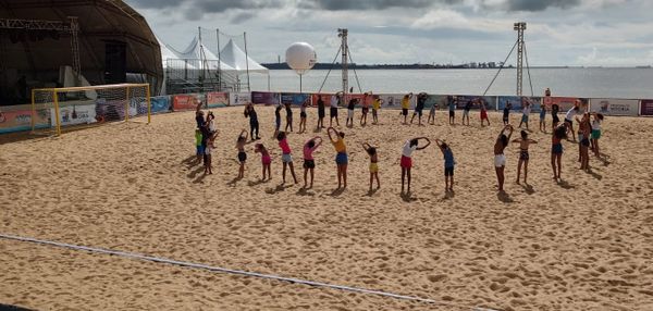 Atividades recreativas para crianças e adolescentes embalam a Arena de Verão de Vitória