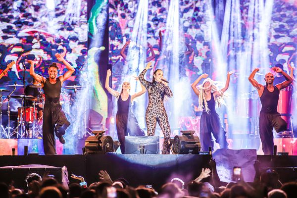 Ivete Sangalo no palco levantou poeira... e a galera por Leo Gurgel