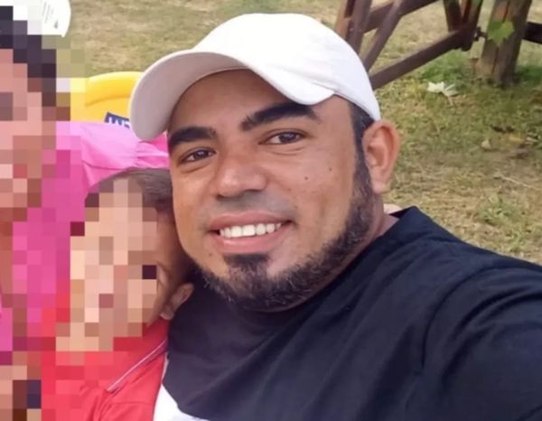 A Gazeta Homem Esfaqueado Cai De Ambulância é Esquecido E Achado