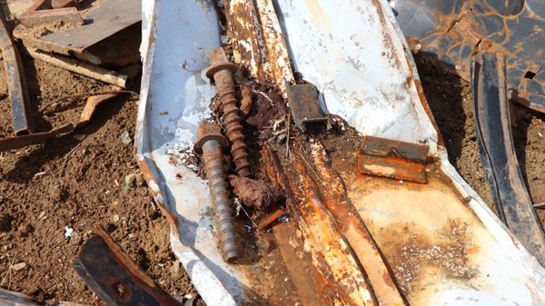15 toneladas de material de linha férrea são apreendidos em ferro-velho de Viana por Guarda Municipal de Viana 