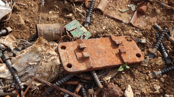 15 toneladas de material de linha férrea são apreendidos em ferro-velho de Viana por Guarda Municipal de Viana 