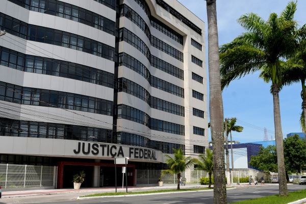 Prédio da Justiça Federal na Avenida Beira-Mar em Vitória