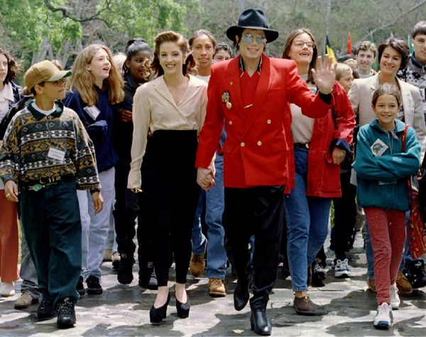 Lisa Marie Presley quando foi casada com Michael Jackson. A foto foi tirada em abril de 1995 durante um evento em Neverland