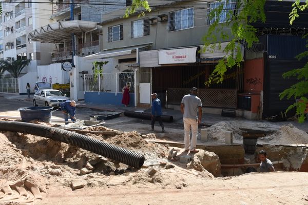 Obras na Rua Anisio Fernandes Coelho, a Rua da Lama, Jardim da Penha por Carlos Alberto Silva