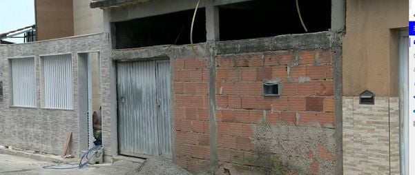 Casa invadida por morador em situação de rua na Serra