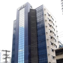 Facção é investigada por manter esquema criminoso com repasses de ordens por meio de advogados e familiares durante visitas em unidades prisionais