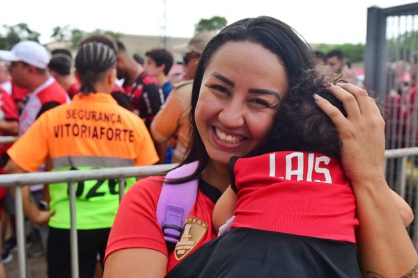 Flamengo e Madureira se enfrentam no Estádio Kleber Andrade, em Cariacica por Fernando Madeira 