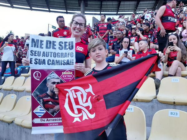 Flamengo e Madureira se enfrentam no Estádio Kleber Andrade, em Cariacica por Fernando Madeira 
