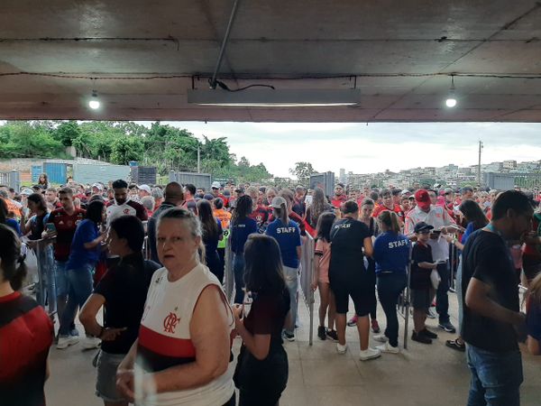 Flamengo e Madureira se enfrentam no Estádio Kleber Andrade, em Cariacica por Fernando Madeira 