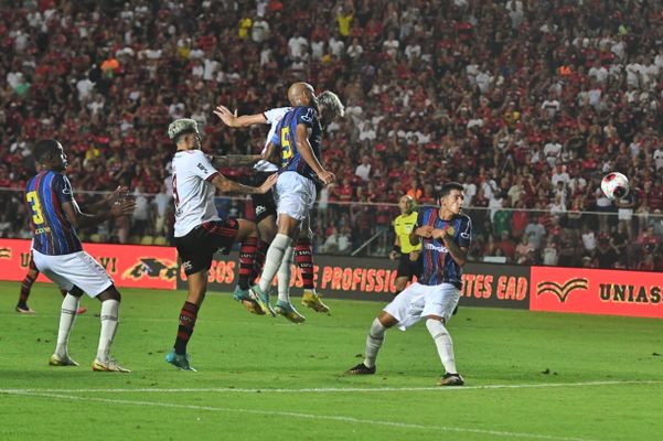 Flamengo e Madureira se enfrentam no Estádio Kleber Andrade, em Cariacica por Fernando Madeira