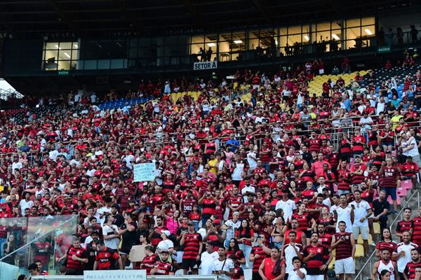 Flamengo e Madureira se enfrentam no Estádio Kleber Andrade, em Cariacica