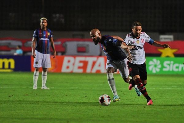 Flamengo e Madureira se enfrentam no Estádio Kleber Andrade, em Cariacica por Fernando Madeira