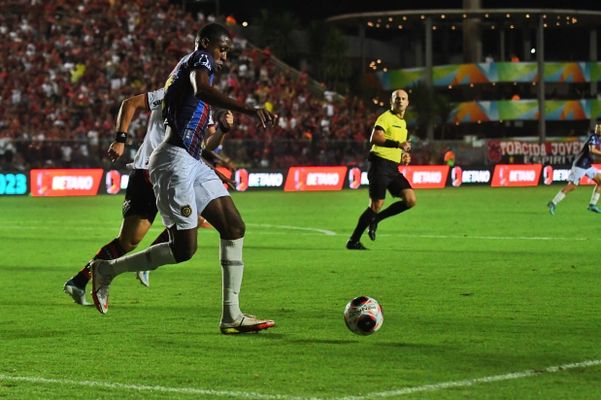 Flamengo e Madureira se enfrentam no Estádio Kleber Andrade, em Cariacica por Fernando Madeira