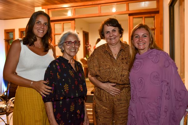 Gabriela Lanes,  Joana Peixoto,  Teresa Loss Cunha e Livia Ferolla