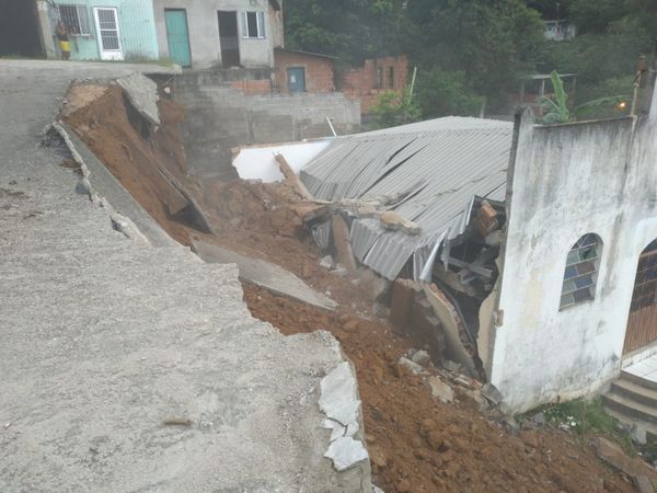 Muro seria demolido e reerguido por fiéis no próximo sábado (21)