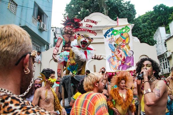 O Bloco Amigos da Onça faz esquenta de carnaval nesta sexta-feira (20)