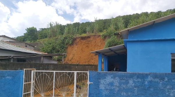Chuva destroi pontes e danifica estrada em Dores do Rio Preto por Defesa Civil de Dores do Rio Preto