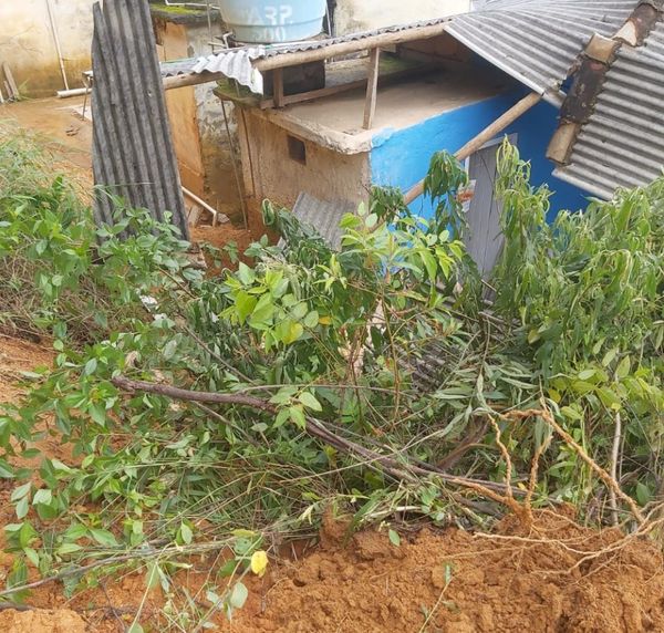 Chuva destroi pontes e danifica estrada em Dores do Rio Preto por Defesa Civil de Dores do Rio Preto