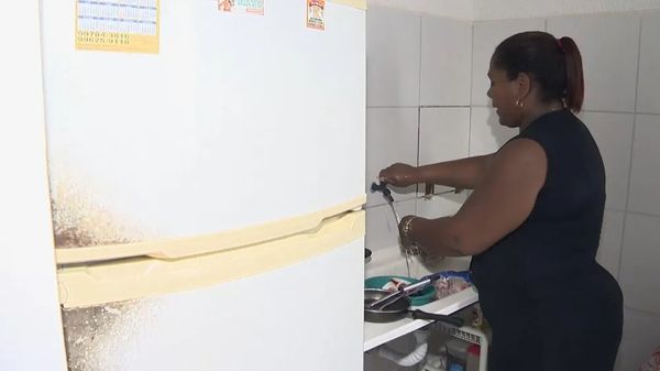 Jaqueline dos Santos ocupou um dos apartamentos do conjunto habitacional invadido 
