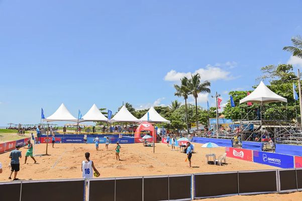 Arena de Esportes da Praia Central recebe redes de proteção