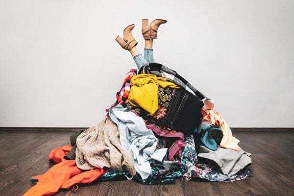 Cinco erros que devem ser evitados na hora de comprar roupas