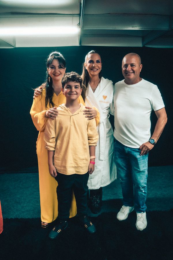 Mayka Schneider, Davi, Ivete Sangalo e Cícero Ribeiro