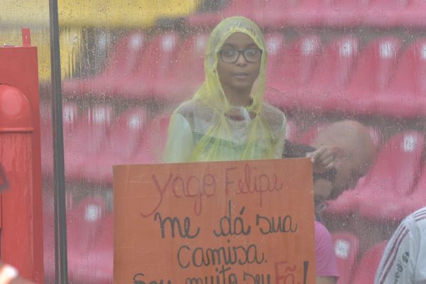 Fluminense e Madureira se enfrentam no Estádio Kleber Andrade por Ricardo Medeiros