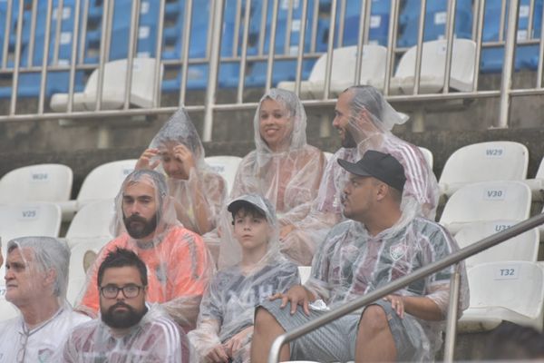Fluminense e Madureira se enfrentam no Estádio Kleber Andrade por Ricardo Medeiros
