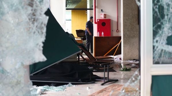 Há quem tema que anistiar seja visto como fraqueza, podendo incentivar novos atos disruptivos. Contudo, o exemplo do Espírito Santo sugere o contrário