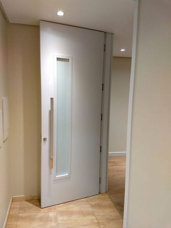 O PVC possui mais vantagens que outros materiais disponíveis no mercado, como alumínio, vidro e outros mais.