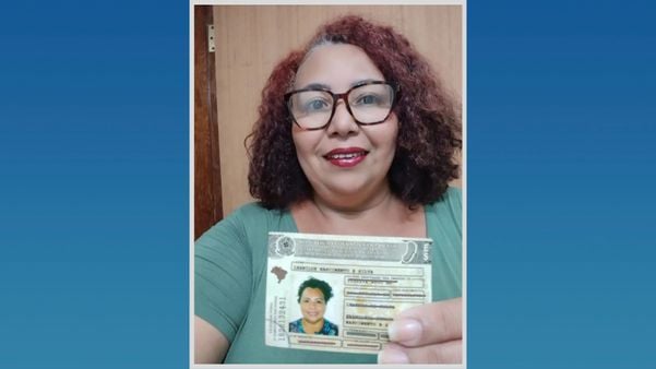 Leanilde Nascimento tem a foto sorrindo na primeira via da CNH, mas enfrentou dificuldades para sorrir na 2ª via do documento