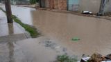 Chuva causa alagamentos em Guriri, em São Mateus(Leitor | A Gazeta)