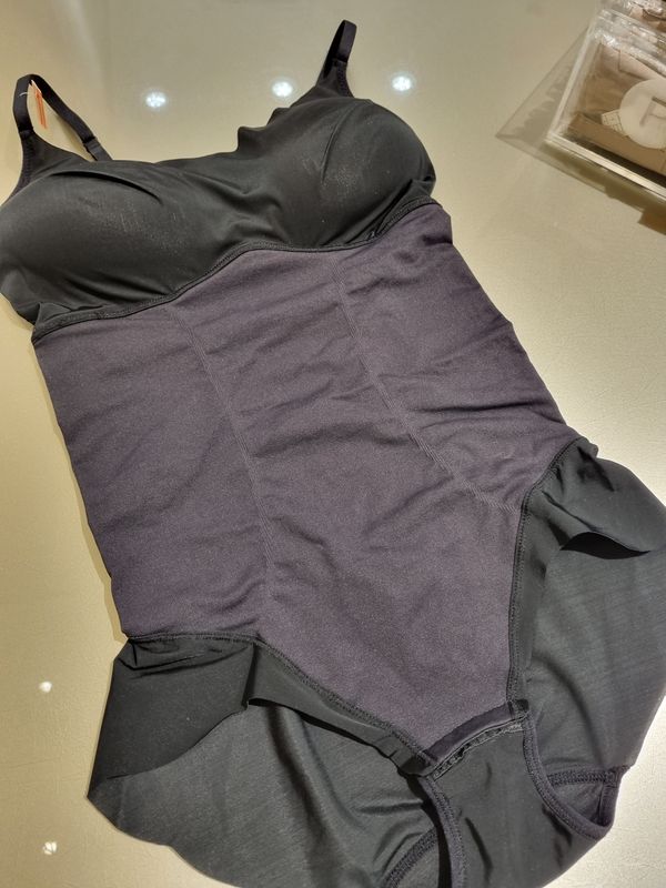 Entre as lojas que estão na Liquida Verão está a Liz, especializada em lingerie feminina por Shopping Vitória/Divulgação
